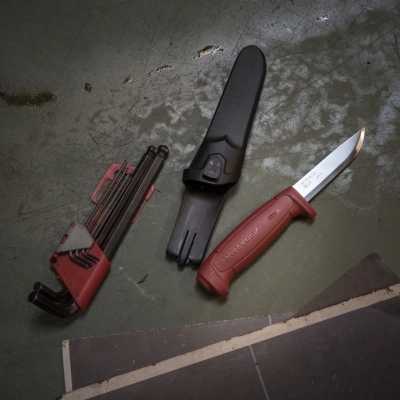 Nóż ze stali węglowej 206mm MORAKNIV Basic 511